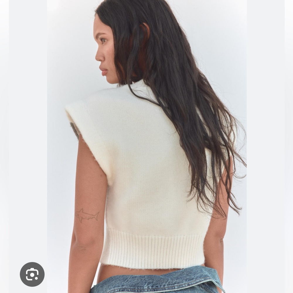 ZARA Two-Tone Knit Cropped Sweater Vest - Picture 9 of 10